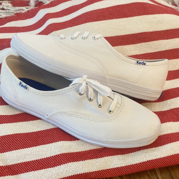 Keds Champion Women’s Canvas Tennis Shoes Size 6.5  NWOB - Picture 2 of 9